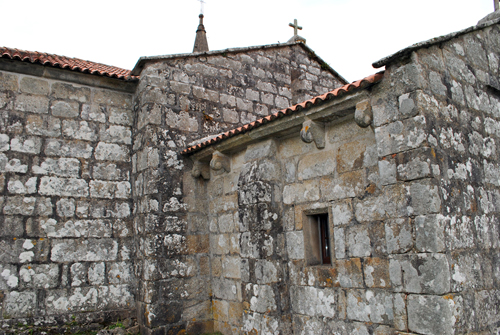Muro Sur Capela Maior Igrexa de San Miguel de Treos